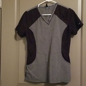 Elle gray and black scrub tob